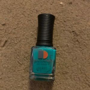 Lightly used dare to wear Le chat in Lily pad
